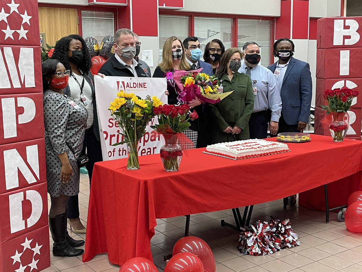 Congratulations Mrs. Peterson, Aldine ISD’s Secondary Principal of the Year!  🥇📚  #MPND #WeAreAldine #AldineAnywhere @MhsPeterson @AldineHR @AldineISD @AldineDistrict @macyearbk @Mac9_AISD @AldineMacHSLMC