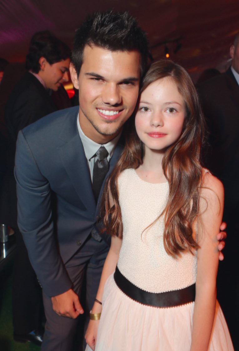 Mackenzie Foy Online | Fansite tweet media