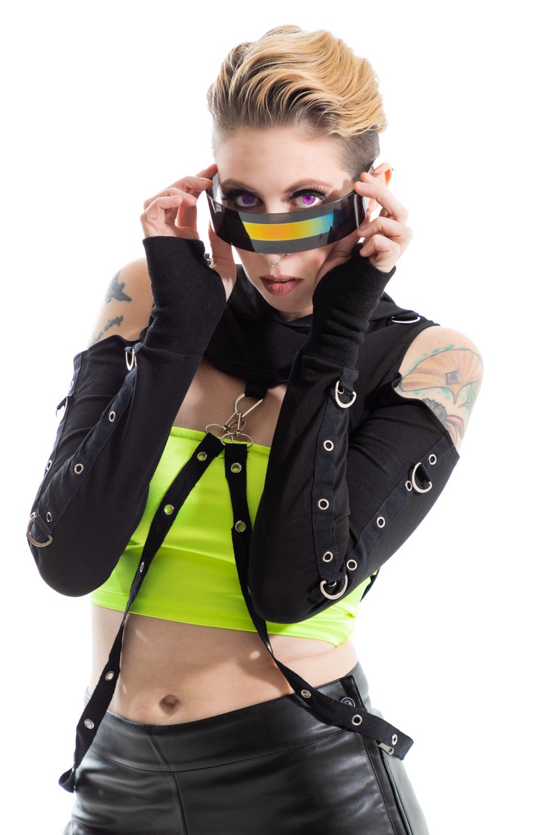 FkGarland's tweet photo. "Though both are bound in the spiral dance, I would rather be a cyborg than a goddess."

- Donna J. Haraway

photographer: Chris Zupp

#cyborg #cyberpunk #scifi #scifiphotography #disabledmodels #scifigeek #cyberpunkart #cyberpunkstyle #fashionmodel #cosplay #sunglasses #visor https://t.co/2ZEizL6HyC