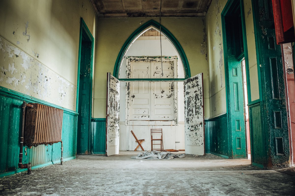 TDP_URBEX's tweet photo. Beautiful door/arch in an #abandoned #school. Great #urbex location! https://t.co/ajebWKoPN8