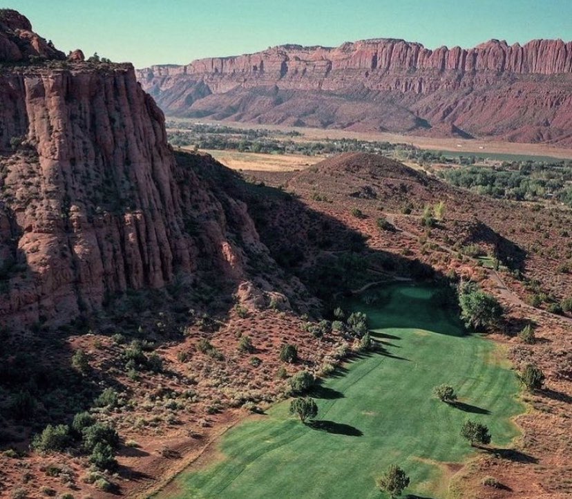 Digital_Fairway's tweet photo. Qui peut deviner ce Golf ? 🌵 #DigitalFairway https://t.co/7Hd3S2ID2h