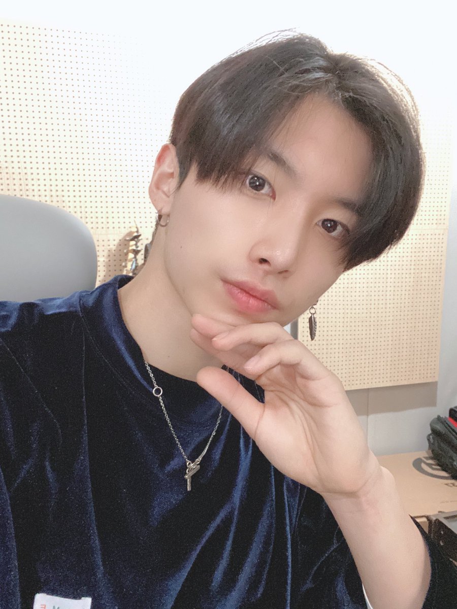 TRCNG_official's tweet photo. #TRCNG #하영 새해복많이받으세용❤️🥺 https://t.co/lVYBqKWoJH