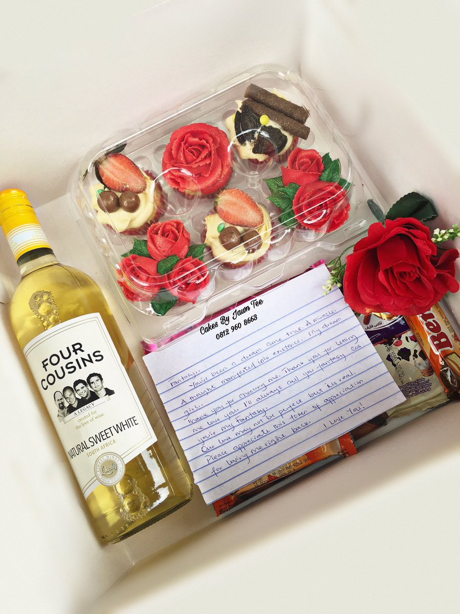 JawnTeee's tweet image. Valentine came early for Fantasy 🥰❤️
Had to zoom in so you see what I wrote 🙂