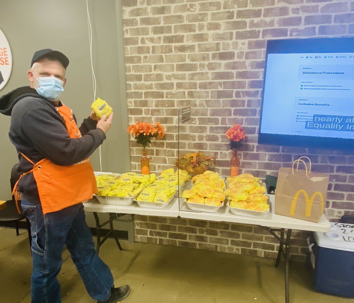 Mandy Feasler (@asds1605) on Twitter photo Snow day means yummy treats for our associates. 😋 🍔.  <a href="/Depot_EK/">Euall Kerr</a> @skfroude @AdamTheDHRM Snow day means yummy treats for our associates. 😋 🍔.  <a href="/Depot_EK/">Euall Kerr</a> @skfroude @AdamTheDHRM