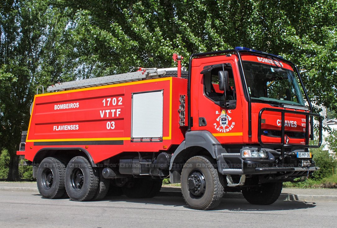 StrobPT's tweet image. VTTF 03 Renault Kerax HC385.34 45 6X6 Bombeiros Flavienses #bombeiros #bombeirosportugueses #renaulttrucks #renaultkerax #firetruck #firetrucks #firetrucksofinstagram #strobpt