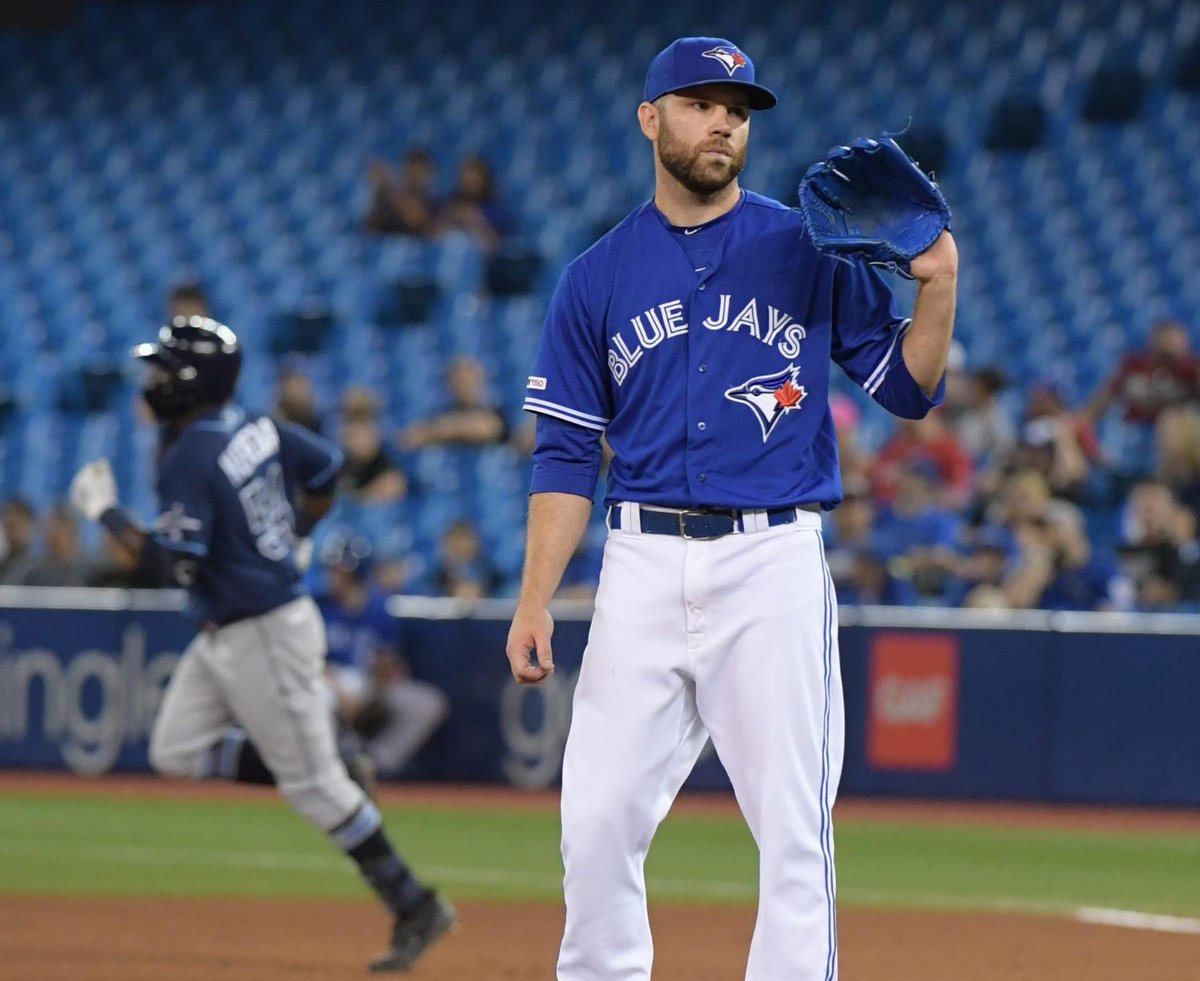 BlueJays sign pitcher David Phelps to one year deal Reports
