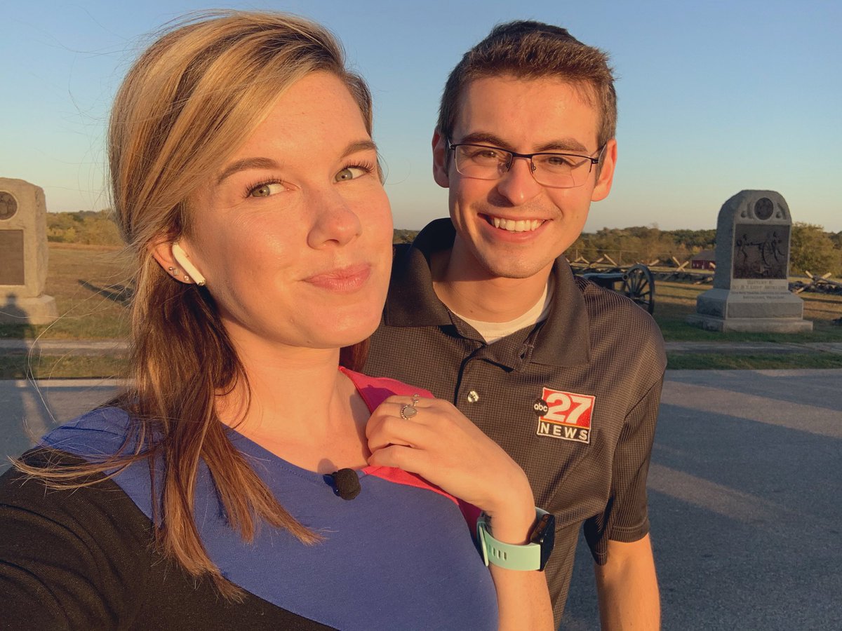 sarahgisriel's tweet photo. On the left: Smiles, sunlight, scenery. 

On the right: Frowns, frozen feet, forlornness. 

@Eric_Fink @DopplerDan @ajukloABC27 @BrettThackABC27 please take notes and do something about this. 

Also, shout out @yergesphotog for the picture on the right. ☺️ #friendlyrivalry https://t.co/d6q0eMZC0d
