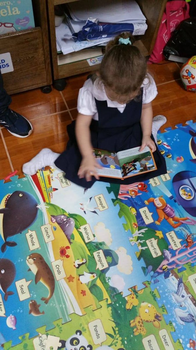 Los niños y niñas que reciben sus clases en el Centro de Desarrollo Infantil (CDI-ANDEN-Juigalpa), ubicado en el departamento de Chontales, visitaron la biblioteca municipal de la localidad.

Más información👉👉  bit.ly/376ZXvP

#SeguimosCambiandoNicaragua
#NiUnPasoAtrás