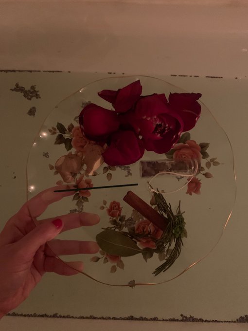 Manifest now https://t.co/AD206Wvh6a<a href="/tag/witchcraft"class="tags"><span>#witchcraft</span></a><a href="/tag/witchtober"class="tags"><span>#witchtober</span></a>