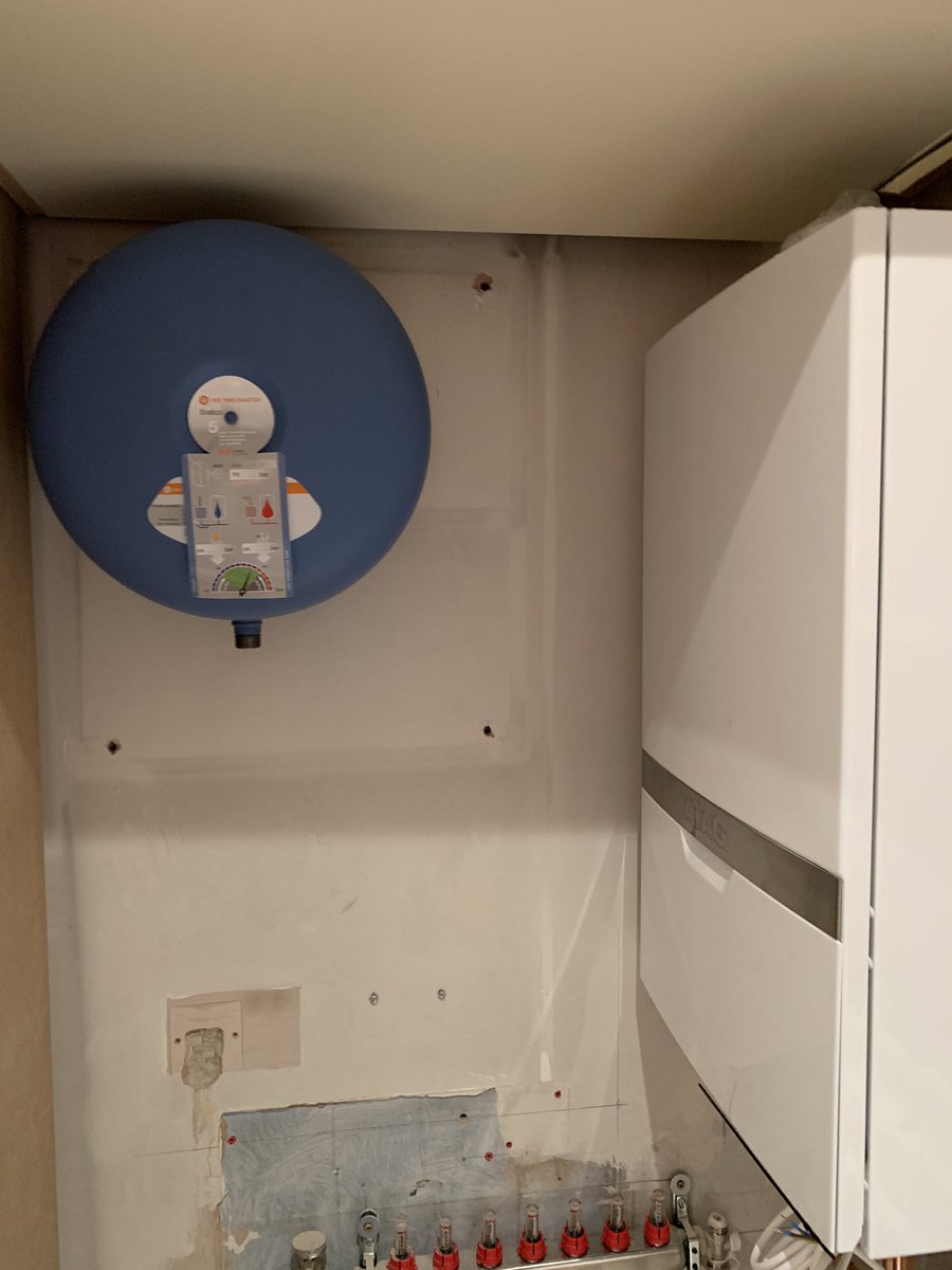 <a href="/MarkPardy1961/">Mark Pardy</a> <a href="/MPMORANANDSONS/">MP MORAN</a> <a href="/gerleeds1/">gerry nagle</a> Handy having a local stockist of <a href="/IMIHydronicUK/">IMI Hydronic UK</a> . P.s he is out of the valves for the isolation ✅