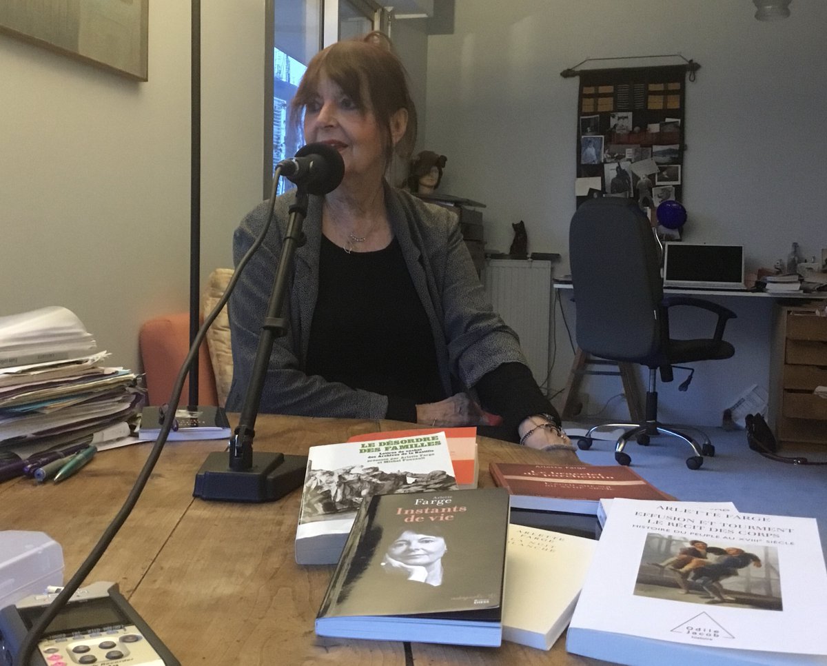LucDaireaux's tweet photo. #InstantsDeVie, @editionsehess : bonheur d’une conversation avec Arlette Farge, dans nos #CheminsDHistoire, https://t.co/JdeMufxkIO, ce dimanche, 14 février, vers midi ! https://t.co/A9mmERygZw