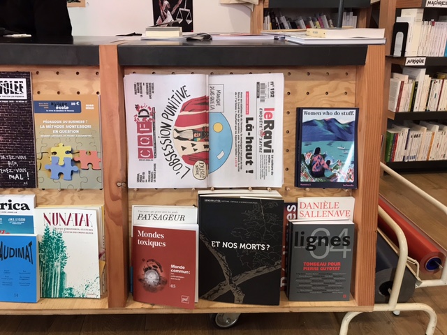 CommunMonde's tweet photo. Monde Commun. Des anthropologues dans la cité est aussi à Marseille, à @l_hydre ! Merci ! Avec @womenwhodostuff, @CQFDjournal et les librairies indépendantes, on continue la critique des "Mondes Toxiques" et l'exploration des alternatives
@birgitmuller100 &amp; @michel_naepels https://t.co/iWZzEGDbYe