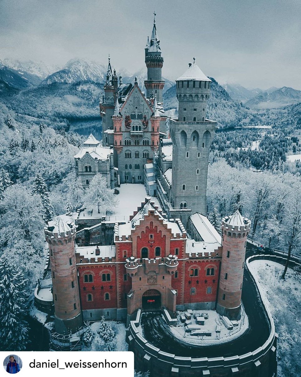Neuschwanstein castle is the stunning backdrop to our home town Kaufbeuren 🇩🇪 
​The castle was commissioned by King Ludwig II of Bavaria the 1800's whose desired brew was of course ABK beer from the local Aktien Brewery of Kaufbeuren🍺 
Photography by @daniel_weissenhorn 📸