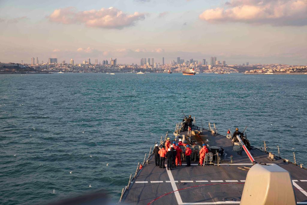 The #USNavy Arleigh Burke-class guided-missile destroyer #USSPorter transits the Bosporus to the #BlackSea. Porter, forward-deployed to Rota, Spain, is on its ninth patrol in the @USNavyEurope area of operations in support of U.S. national security interests in Europe & Africa.