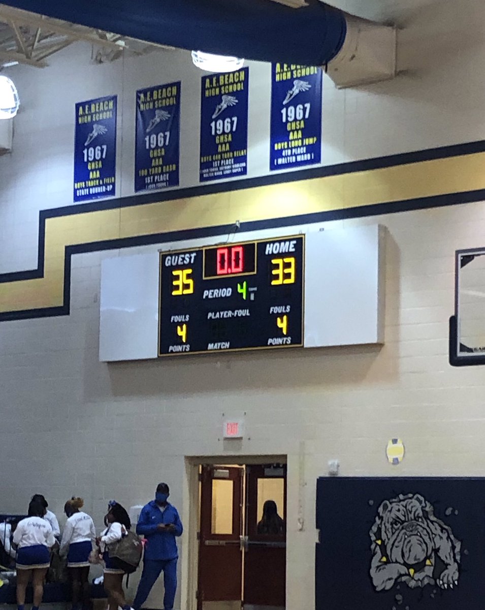 GoCavsMBB's tweet photo. Outstanding team effort to get the gutsy 35-33 victory over Beach. Proud of our guys !  #GoCavs 

@ESPNCoastal @Cavalier_Sports @DennisKnightSMN @JaudonSports @KDSportsReport @WSAVConnorD @getonband @AndyGold24 @TheBigGuyWJCL @KyleSandy355 @AmyZimmerWJCL @scoreatlanta https://t.co/95zq2I3muy