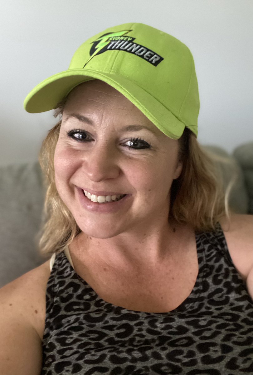 KellyMorgan568's tweet photo. @NickyVMitch Come on @ThunderBBL  tonight!!! 💚💚💚 https://t.co/fiiVFShiQG