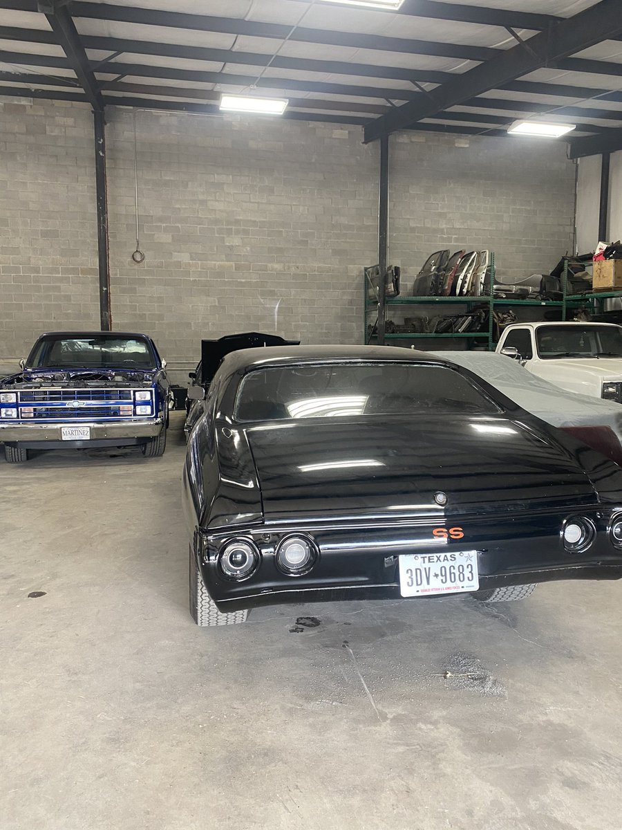 s3eed_mazrouei's tweet photo. أنت لي وثقت مكنونك
في ضميري شاد بنيانك
#badass #chevell 1970 https://t.co/rRq0U3MtsE