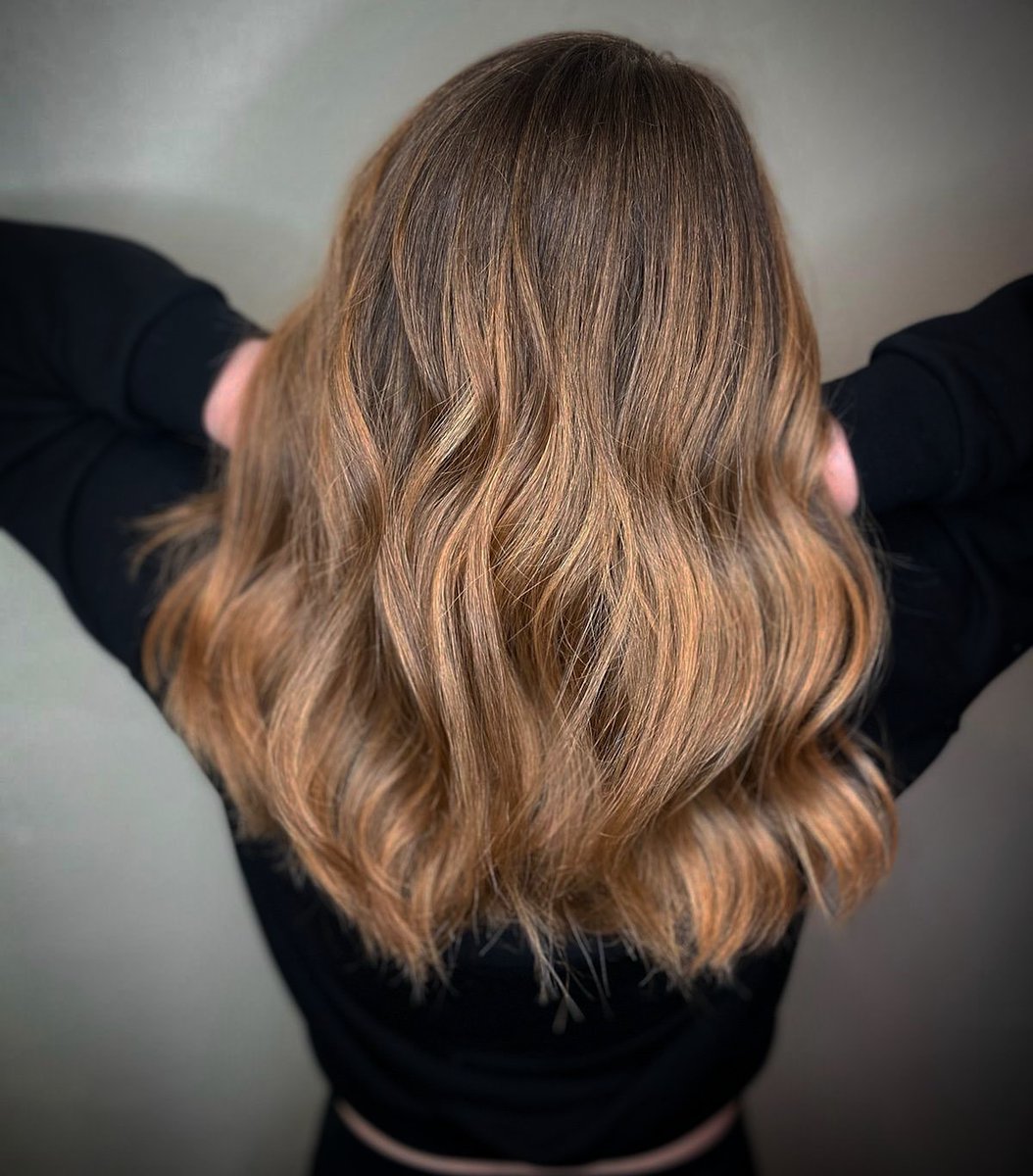 On a  R O L L  today 😍

#aveda #avedastylist #avedacolor #avedablonde #balayage #planethairusa