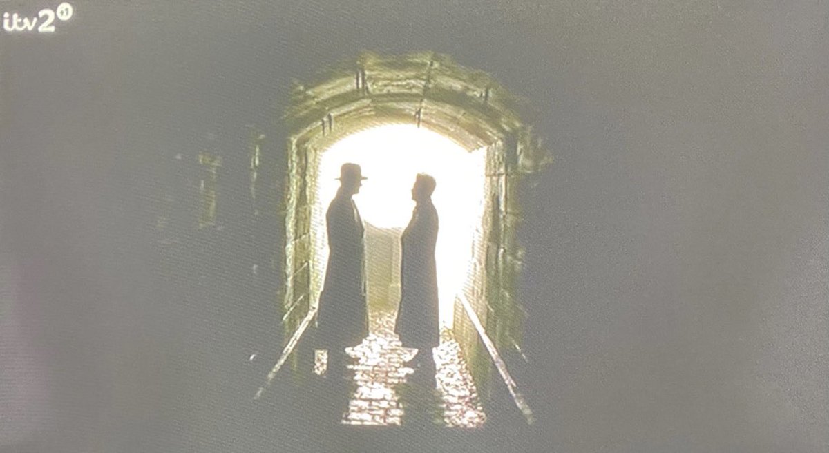 KellyHarding03's tweet image. How my night is going! Fantastic Beasts: The Crimes of Grindelwald 🧳 #itv2 #FantasticBeasts #crimesofgrindelwald