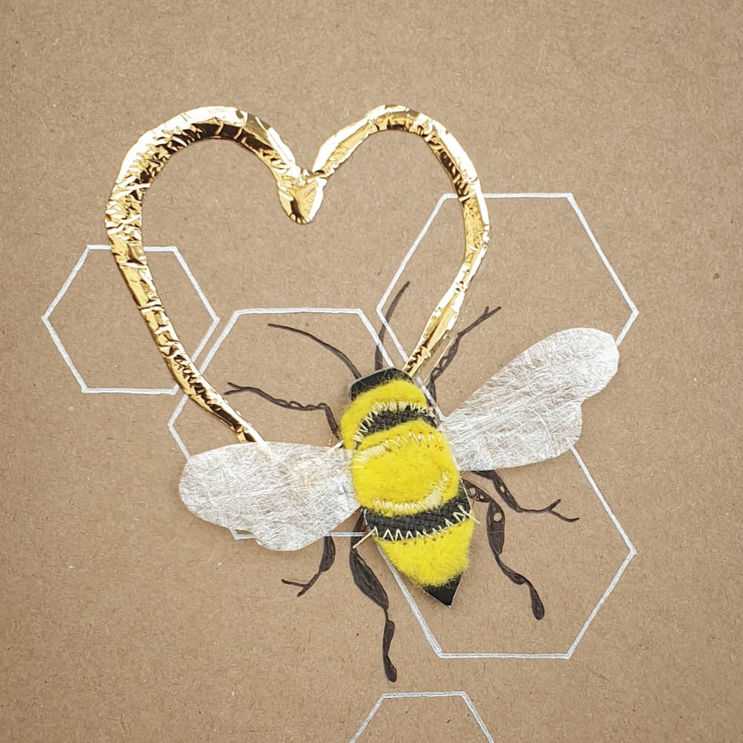 #heartofgold | Newest addition to the Thrift Design Card Collection. Bee my Valentine.  thriftdesign.co.uk/product/bee-he…