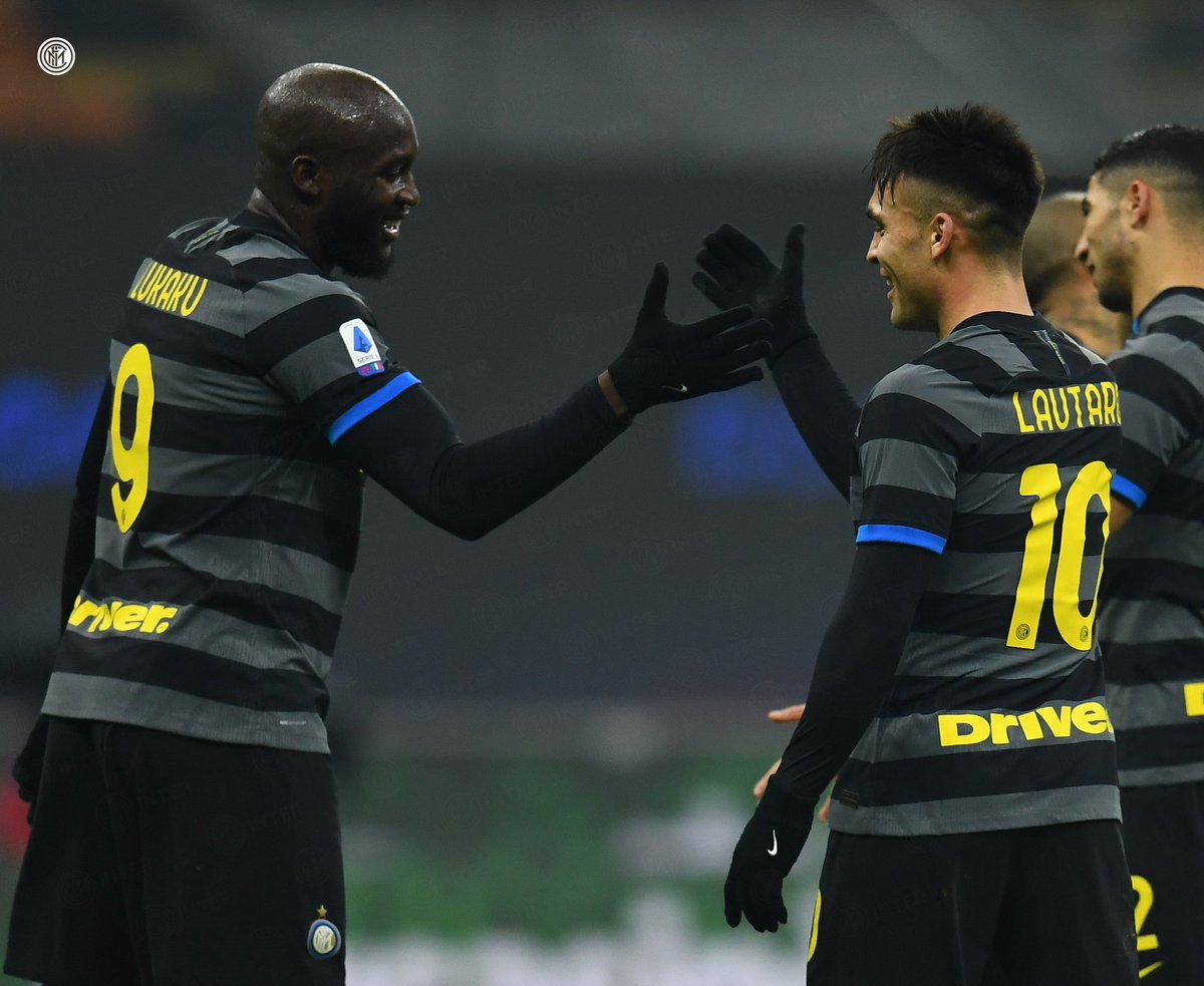 Inter_en's tweet photo. 🤝 | LU-LA

@RomeluLukaku9 ⚽️⚽️⚽️⚽️⚽️⚽️⚽️⚽️⚽️⚽️⚽️⚽️⚽️⚽️

#Lautaro Martínez ⚽️⚽️⚽️⚽️⚽️⚽️⚽️⚽️⚽️⚽️

Inter are the only side to have had two players reach double figures in terms of @SerieA_EN goals this season 👏

#InterBenevento #FORZAINTER ⚫️🔵 https://t.co/h6xZyVCoDx