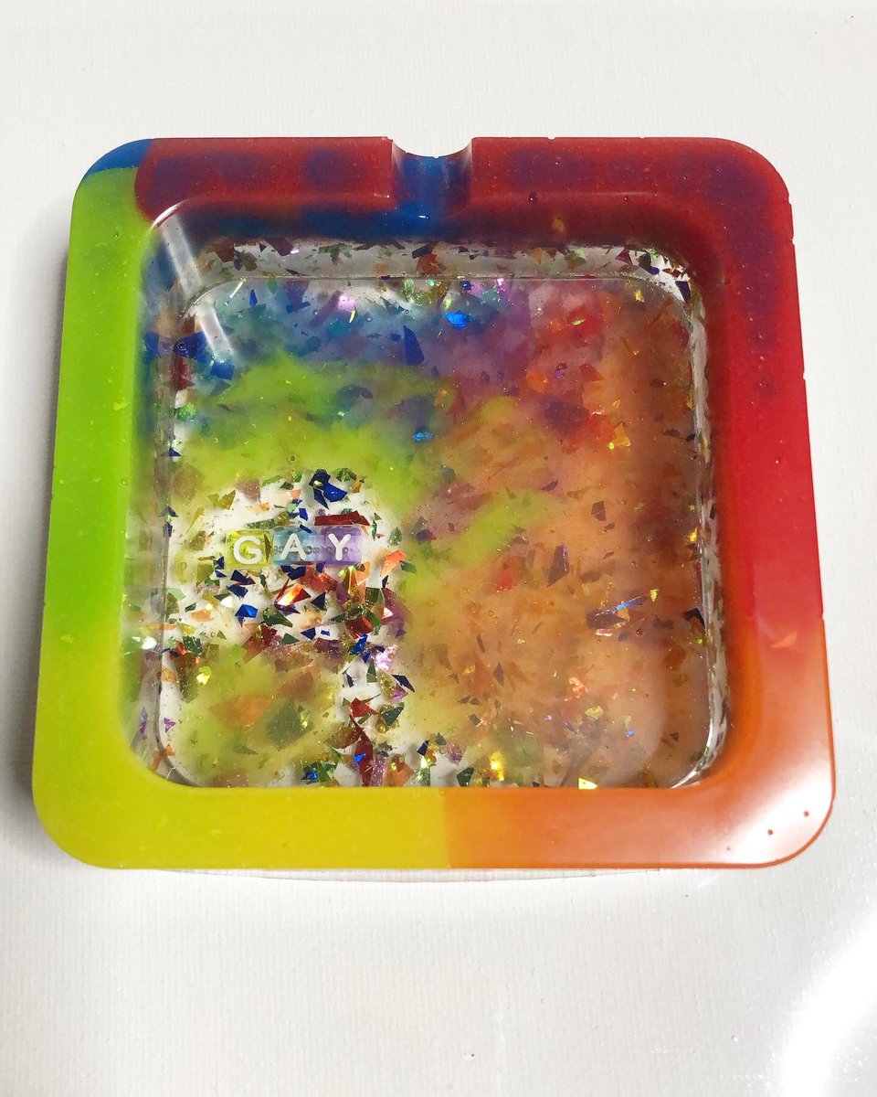 QoaTdesigns's tweet photo. GAY.
#lgbt #lgbtq🌈 #gay #lesbian #transgender #art #resinart #vday #love #ashtrays #jewelryholder https://t.co/FjC1YogwQS