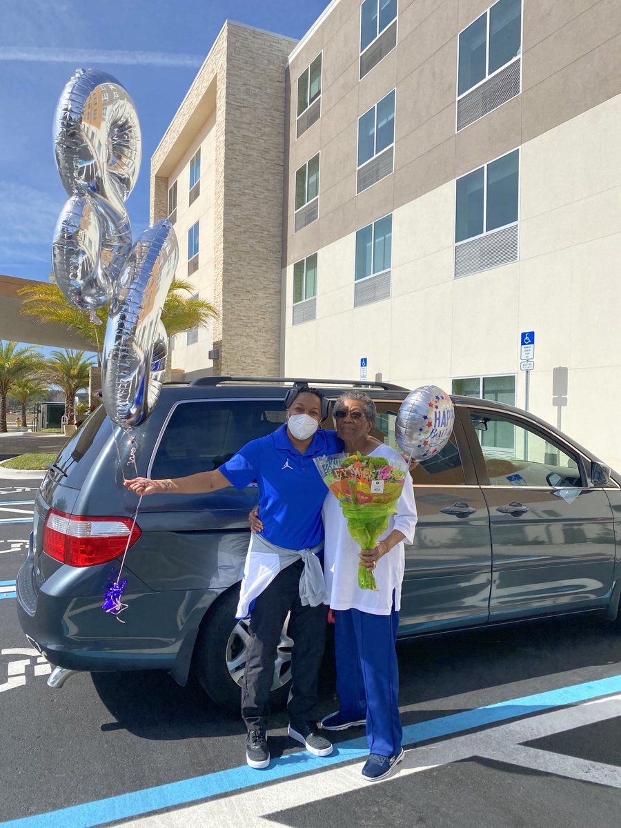 sydkid2's tweet image. Happy 86th birthday to my whole heartbeat. Thanks for driving an hour to see me before my game that you couldn’t even get in. Appreciating the smallest things in life more and more🥲😭🙏🏽🙏🏽❤️ I LOVE YOU