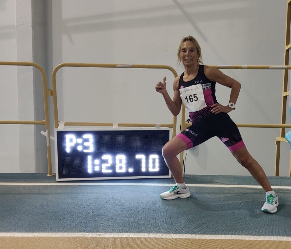 jotacarmona_'s tweet photo. Brutal!!!! Se llama Pepi Sanchez Quintana y es mi tía! ❤️❤️

Hoy ha logrado el récord de España en pista en 400 m W70 con un tiempazo de 1:28.70 superando en más de un segundo la anterior plusmarca nacional!!! ¿Quién dijo que había límites? Enhorabuena campeona!! https://t.co/Dkf4FQmDL7
