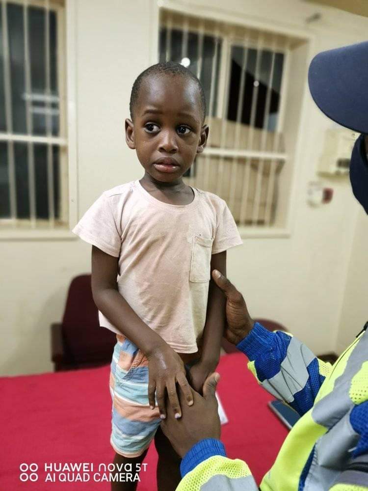 LAONE_WETSHOO's tweet image. Lost and found
Retweet please.. help his parents find him
O mo Tlokweng Police Station