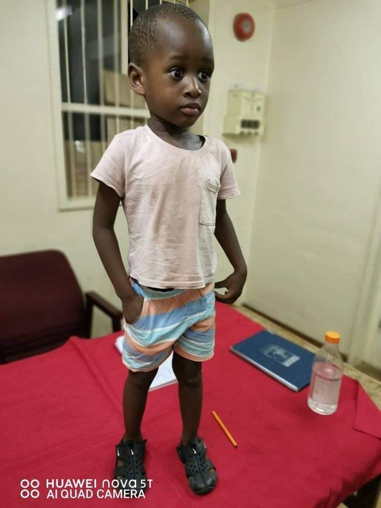 LAONE_WETSHOO's tweet image. Lost and found
Retweet please.. help his parents find him
O mo Tlokweng Police Station