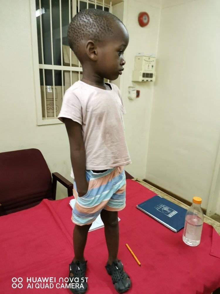 LAONE_WETSHOO's tweet image. Lost and found
Retweet please.. help his parents find him
O mo Tlokweng Police Station