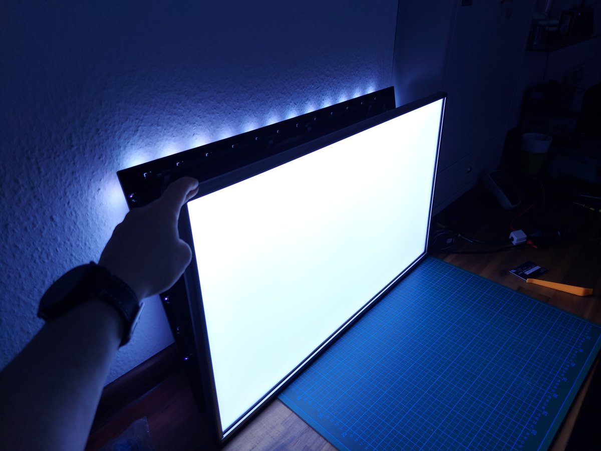 ProjectsSani's tweet photo. Wieder etwas aus der "Serie was ist drin". Heute ein PHILIPS 32" mit Display Schaden und was man einfach draus machen kann. Muss sagen da macht PHILIPS es qualitativ besser vom Aufbau als Samsung in der Preisklasse. https://t.co/SucFu9lNWG
