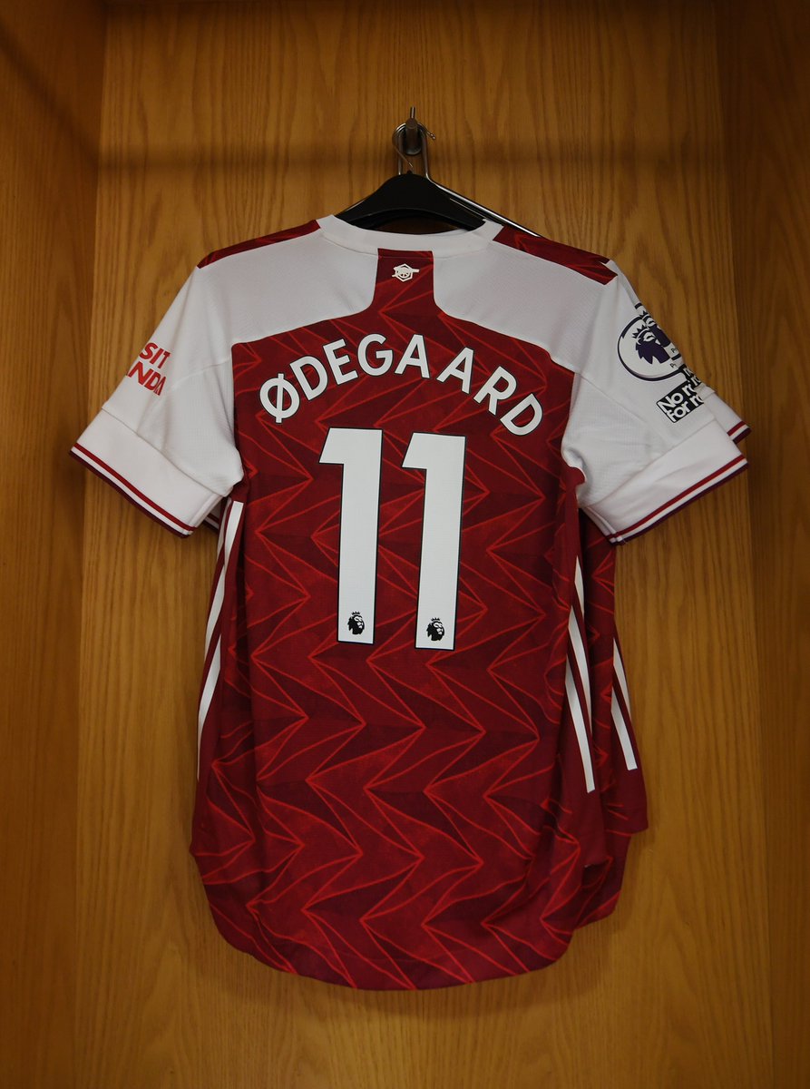 Arsenal's tweet photo. We've made our second change of the evening... 

And it's an Arsenal debut for Martin Odegaard! 😁

↩️ @emilesmithrowe 

🔴 0-0 ⚫️ (83) 

#ARSMUN https://t.co/qWXrpJpGbv
