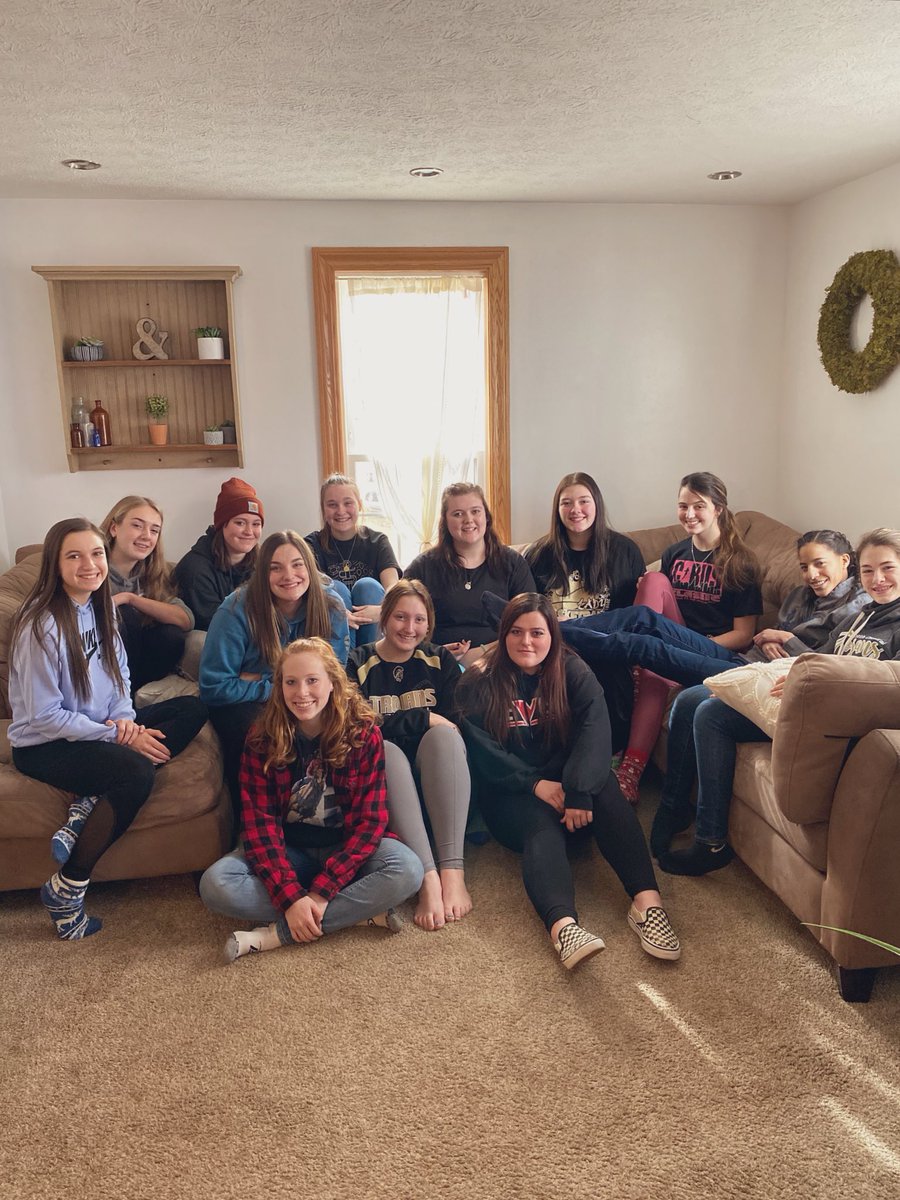 SCLadyTrojansBB's tweet photo. team breakfast🖤💛🏀 https://t.co/CtblKhWhwy