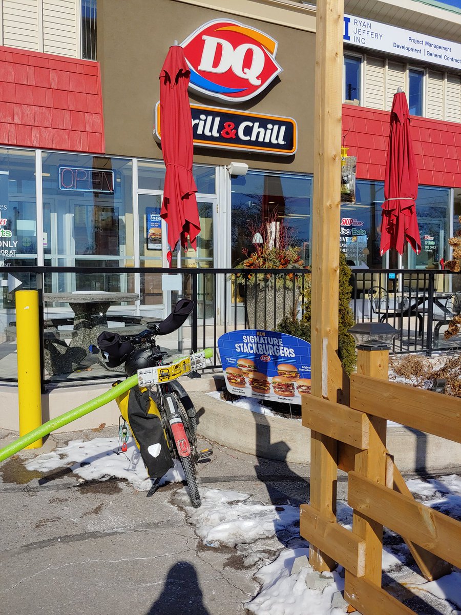arruda_j's tweet photo. @DanMarStP #31DaysOfBiking Day 30 too nice outside not to go get some physical exercise cycling bike ride to the local DQ for half price treats !! Sunshine and ice cream cycling heaven. https://t.co/xeuaNryktx