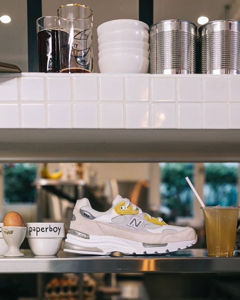 KarlHab's tweet photo. When New Balance meets Paperboy, January 2021 #newbalance #paperboyparis https://t.co/8eBok7RJTD https://t.co/k1KiVe1yvr