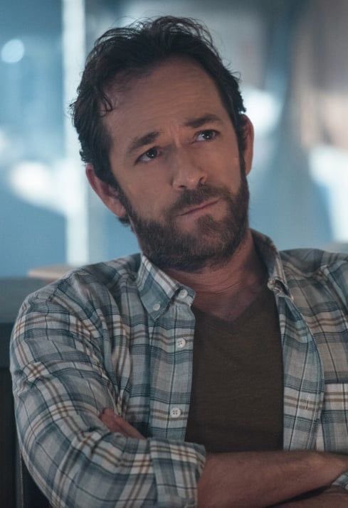 cloudvibes2's tweet image. Quando nós achamos q Luke perry só iria deixar a serie recebemos a pior notícia .... TE AMAMOS LUKE PERRY💔💔
