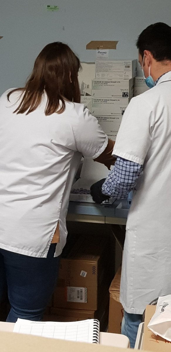 phgosselin's tweet photo. #Vaccination #Centre 
En visite  à l’hôpital de #SaintLô #Manche: 
Une implication remarquable des équipes! Merci !
Plus de #doses attendues, ici comme partout, mais une organisation impeccable, et une population qui n’attend que ça! https://t.co/wvv3TUa3fg