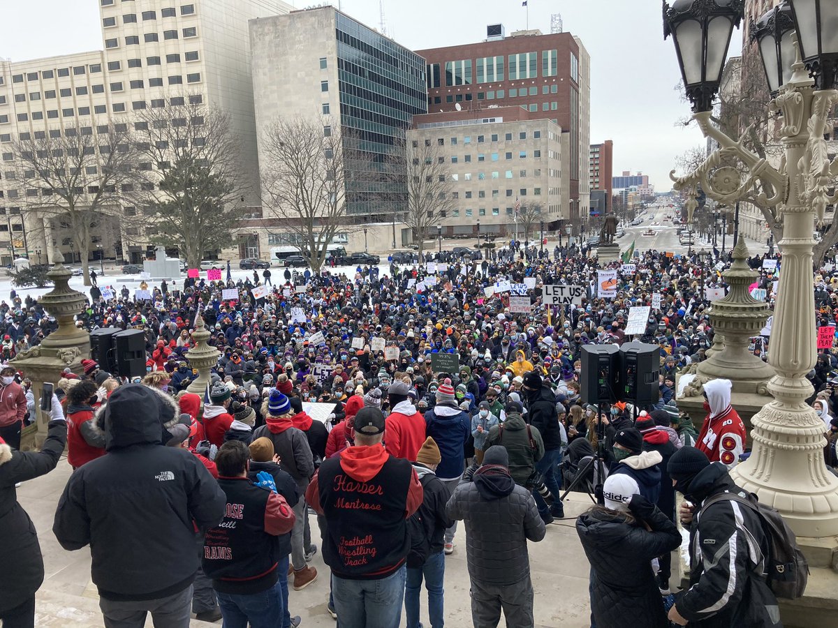 troy_isDaMan86's tweet photo. Athletes, parents, coaches and supporters from Coldwater, Bronson, Quincy, Union City and Tekonsha all made the trip here to Lansing because they just want to play.. #LetThemPlay #letthemplayMI https://t.co/kB7yDgLvtT