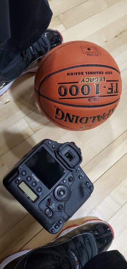 DWoodsPhoto's tweet image. Just about tipoff at the @810varsity Showcase 22 being held at Lee&apos;s Summit West...first up @LCPA_Athletics and @PiperPirates ...still time to get here for a full day of fun !! #staysafeandhavefun