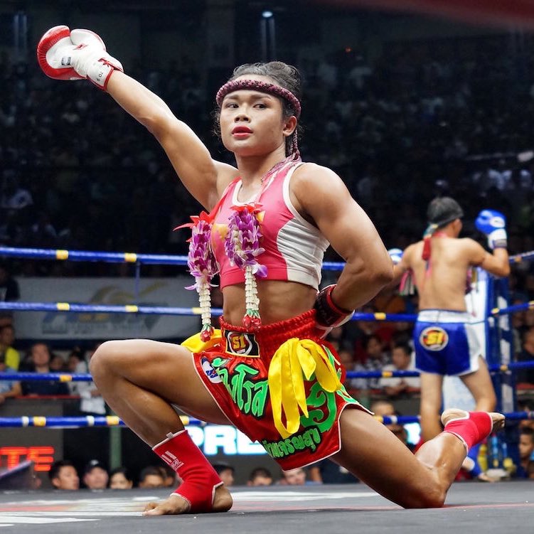 Muay thai актриса. Джина карано тайский бокс. Нонг роуз. Девушки бойцы муай тай. Тае жен.