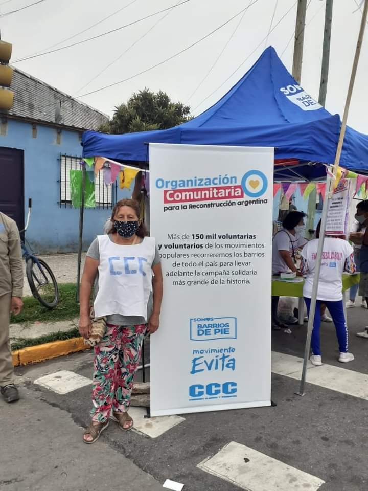 Sanchez_PTP_OK's tweet photo. En Dock Sud seguimos más unidos que nunca en la pelea contra la pandemia. Llevamos adelante la campaña solidaria más grande de la historia. https://t.co/OrPR4YzIKQ