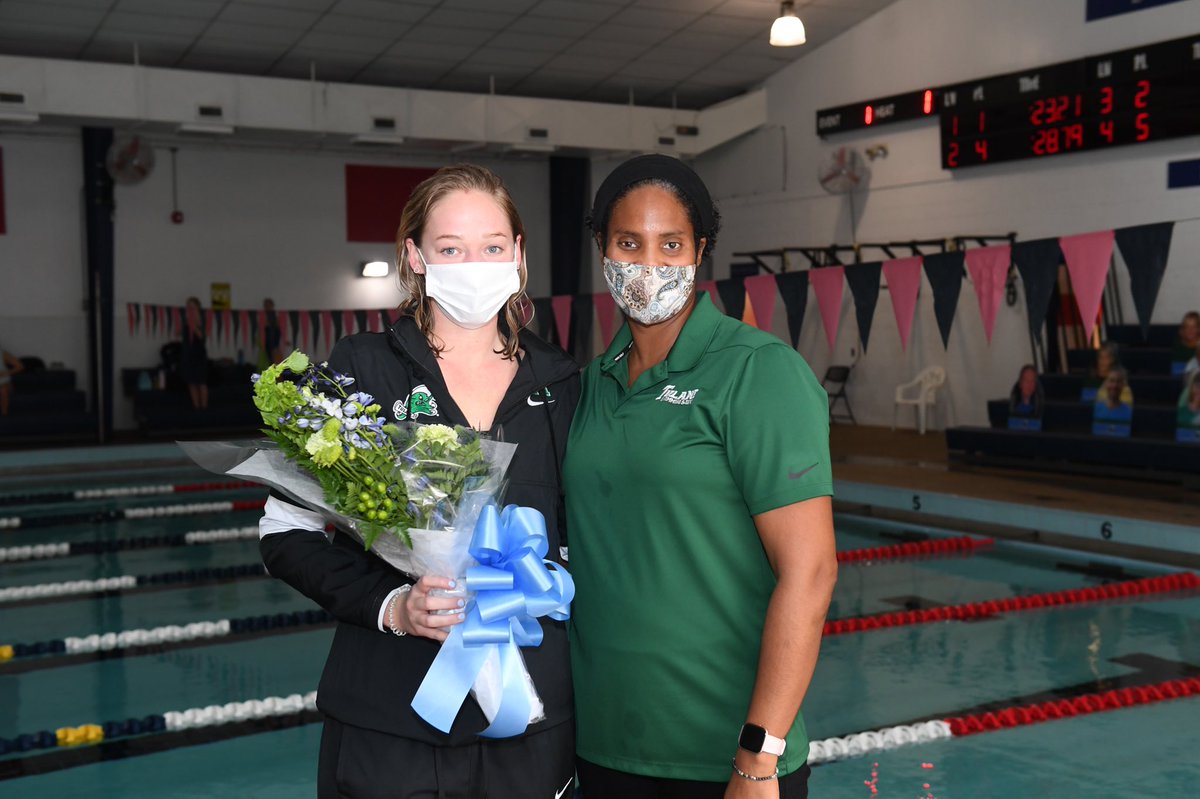 GreenWaveSwim's tweet photo. Thank you to our seniors!! 🌊💚

#RollWave https://t.co/o8jymYj4cu