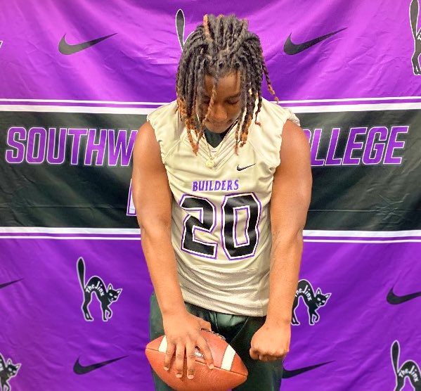 domo208's tweet photo. Had a great visit yesterday at Southwestern College🐈‍⬛💜🖤 @CoachStrongSC https://t.co/OiMxr75lU4