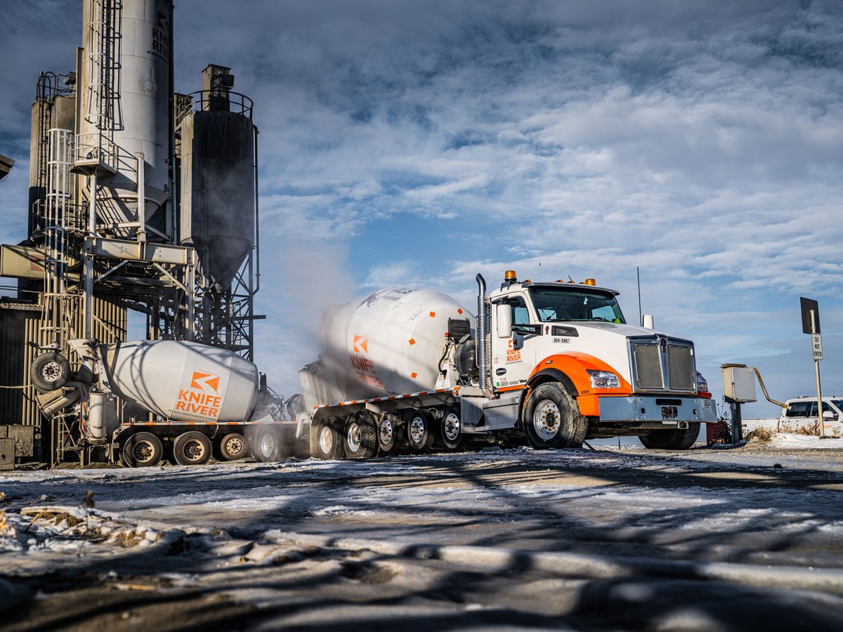 RevolutionMixer's tweet image. Check out these FLEX Controls™ Bridgemaster™ Mixers from @KnifeRvrCorp in MT. Featured in our calendar &amp;amp; equipped with our lightweight, corrosion-resistant composite water tanks only available from McNeilus. Thank you @MichelinUSA  

#McNeilusMixers #TeamMcNeilus #FLEXControls