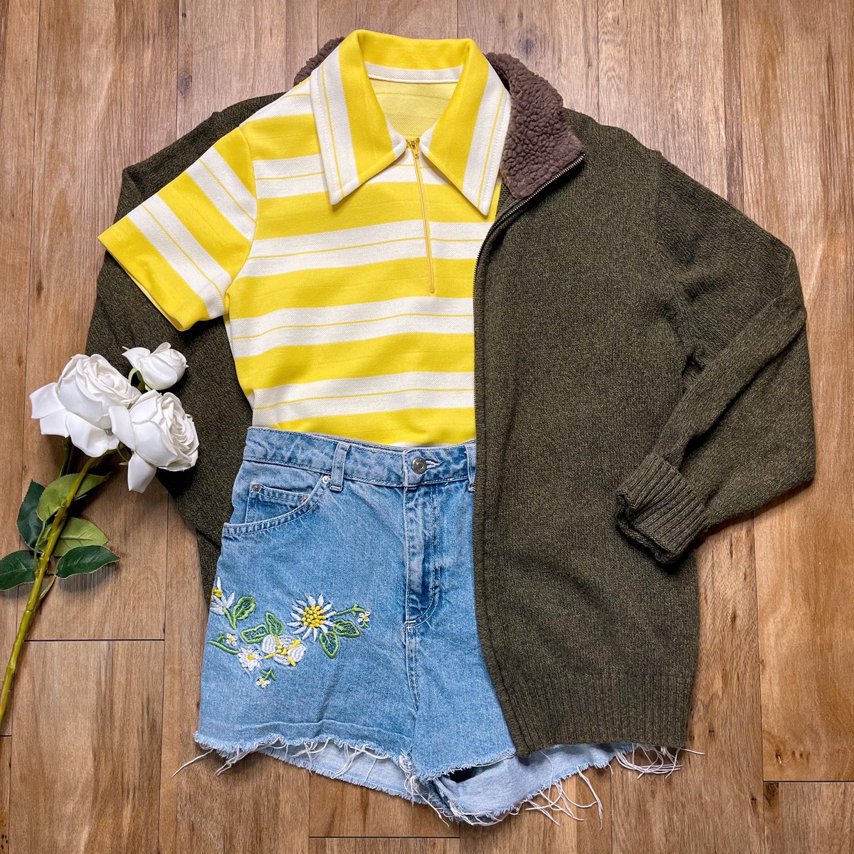 PopsikleShop's tweet photo. Helping you create a hand-selected thrifted & vintage wardrobe is what we do.๐๐๐ปโโ๏ธโป๏ธ #grunge #cottagecore #stylesession #thriftstyle #styleinspo https://t.co/kzeySyv37b