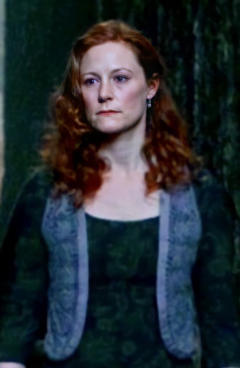 Лили полумна поттер. Джеральдина сомервилль лили эанс. Лили мама гарри поттера. Лиля поттер. Карен гиллан лили поттер.