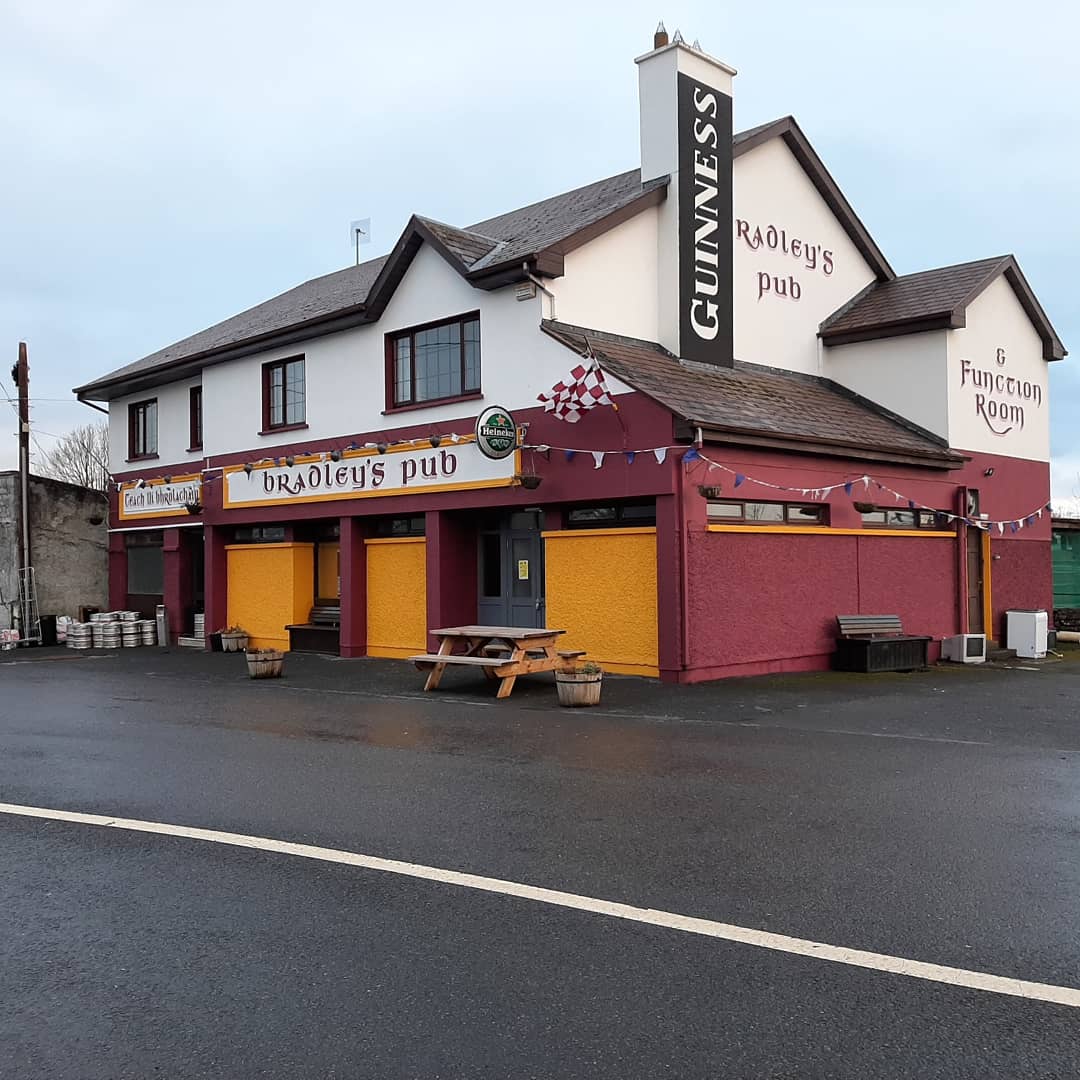CycleGort's tweet photo. #Day30 #100DaysofCycling #100daysofwalking I admit I didn't fancy leaving a warm house to brave the Arctic Air! Drove to the #ardrahanfarmersmarket and then called in into #Labane did 2 loops around the petrolstation..glad I Did ! Search #RedRouteCycleWay on Fb to find out more! https://t.co/ZfI2Aj5my2
