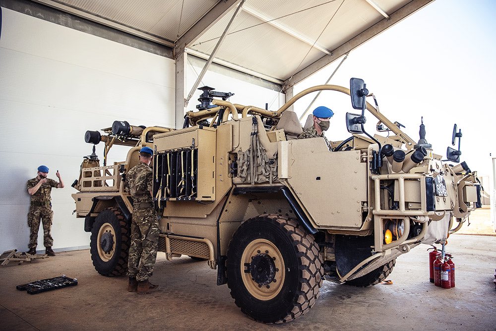 Finally, on ‘agility’ - being able to change org, location and mission focus swiftly.It’s what light forces in  @1UKDivision offer: less lethal than armour, but cheaper and available for constant deployment in remote places like  #Mali.8/