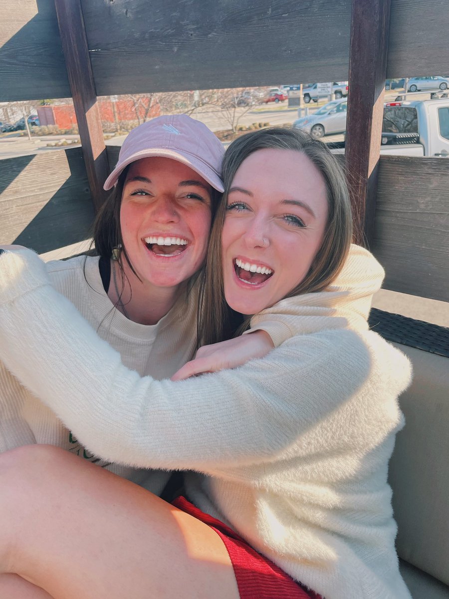 all smiles on this happy saturday!💫⭐️ hope everyone has a great weekend! 
•
•
#untadpi #adpi #unt24 #BeTheFirst